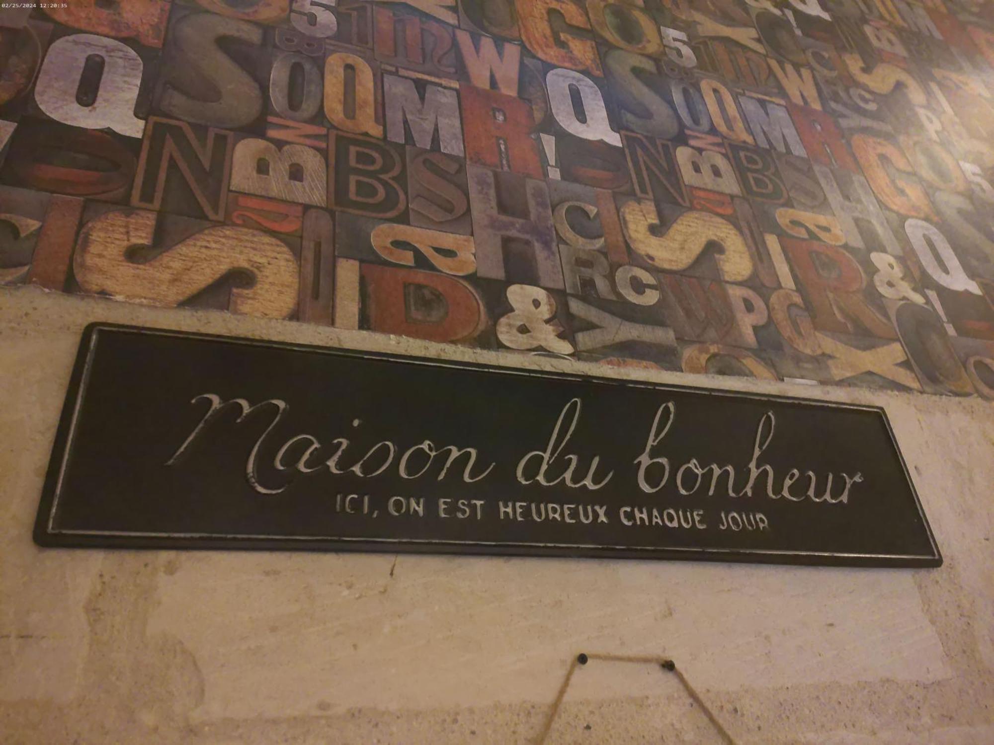 A 2 Pas D Azay Hotel Neuil Luaran gambar