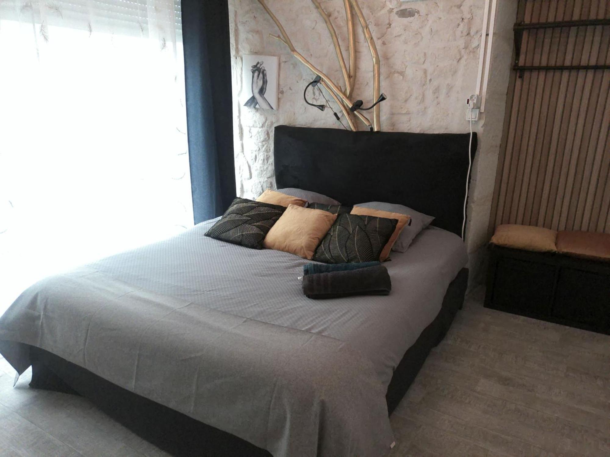 A 2 Pas D Azay Hotel Neuil Luaran gambar