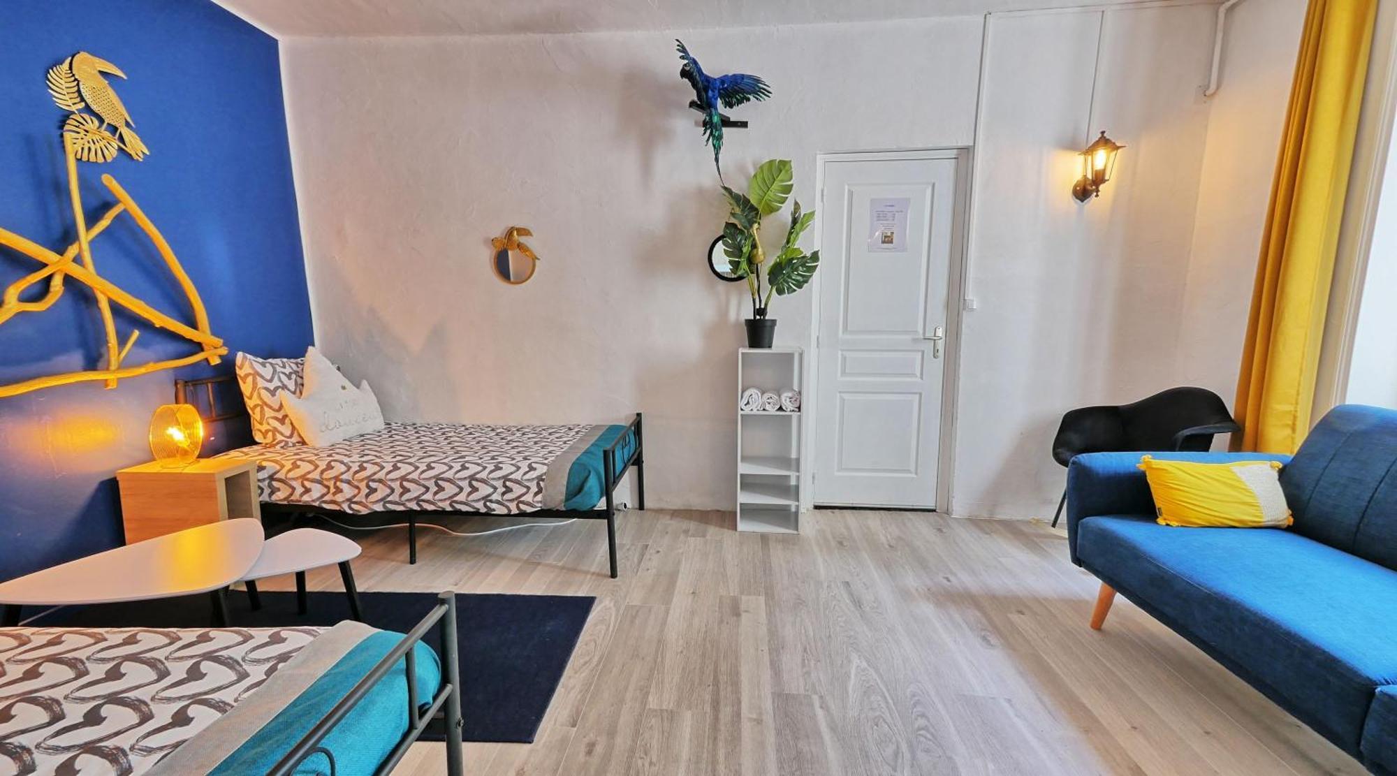 A 2 Pas D Azay Hotel Neuil Luaran gambar