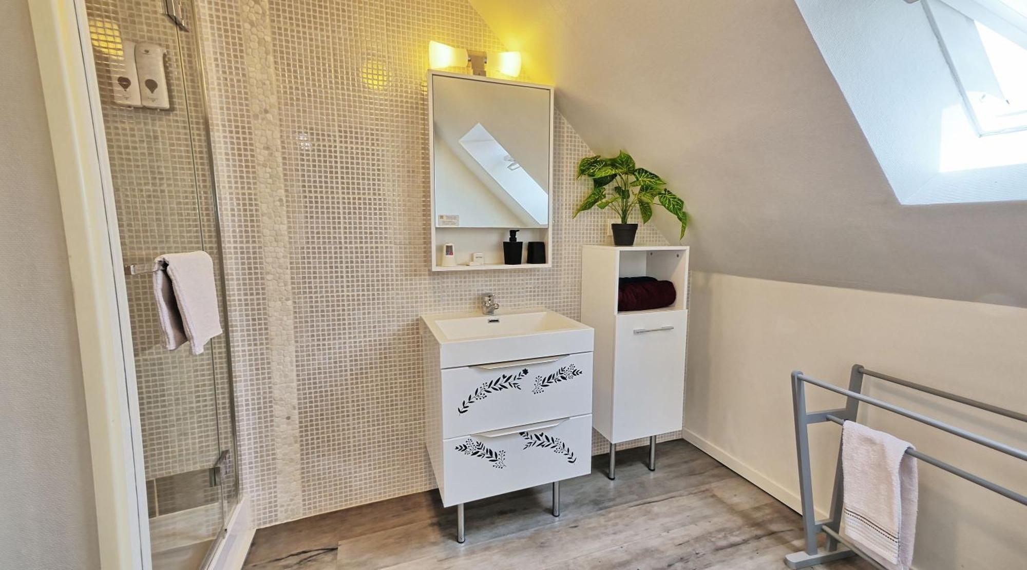A 2 Pas D Azay Hotel Neuil Luaran gambar